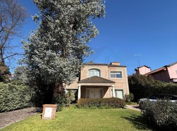 Casa · 178m² · 7 Ambientes · 3 Cocheras · Casa en Las Praderas de Lujan