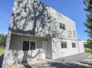 Casa · 113m² · 5 Ambientes · 2 Cocheras · Venta Casa - Barrio - La Candida Club de Campo - Barrio Privado