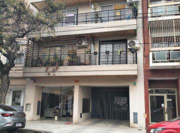 Departamento de 1 ambiente, Monte Castro · Monoambiente con Gran Patio en Excelente Zona!