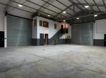 Depósito · 240m² · 3 Ambientes · Galpon y Oficina