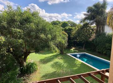 Casa · 309m² · 4 Ambientes · 3 Cocheras · Venta de Casa Tres Dorm., Villa Elisa La Plata