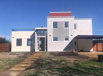 Casa · 182m² · 5 Ambientes · 4 Cocheras · Casa - El Canton - Islas