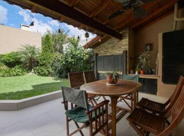 Casa · 280m² · 6 Ambientes · 1 Cochera · Casa 6 Amb. Jardín Pileta Garage Villa del Parque!