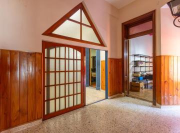 PH · 109m² · 5 Ambientes · PH con Gran Terraza con Parrilla y Patio