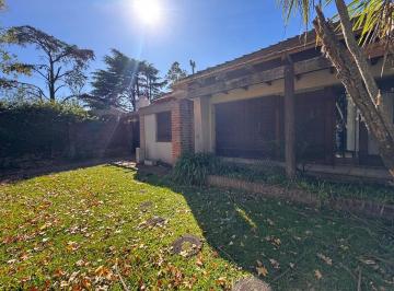 Casa · 170m² · 5 Ambientes · 4 Cocheras · Hermosa Casa a La Venta en Merlo Centro