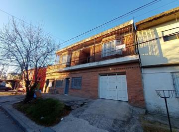 Casa · 120m² · 5 Ambientes · 2 Cocheras · Venta Casa de Dos Plantas Ing. Budge