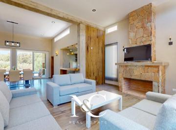 Casa · 213m² · 5 Ambientes · 1 Cochera · Casa en Venta en Costa Esmeralda Golf II con Gas Natural