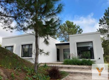 Casa · 140m² · 4 Ambientes · Casa en Venta - 3 Dorm. 2 Baños - 1000 m² - Pinamar
