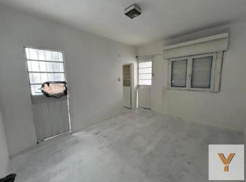 PH · 60m² · 3 Ambientes · PH en Venta - 2 Dorm. 1 Baño - 85 m² - Morón
