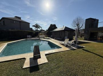 Casa · 252m² · 5 Ambientes · 2 Cocheras · Venta Casa Categoria 5 Ambientes Piscina Quincho - Country Banco Provincia - Permuta y Apto Credito