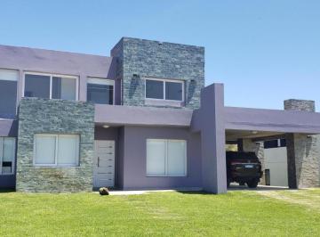 Casa · 200m² · 6 Ambientes · 1 Cochera · Casa en Venta - 4 Dorm. 7 Baños - Pinamar