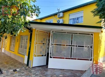 Casa · 300m² · 11 Ambientes · 1 Cochera · Vende Casa Centro Oeste Neuquén
