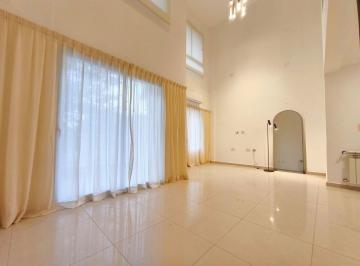 Casa · 106m² · 4 Ambientes · 1 Cochera · Duplex 4 Ambientes en Venta en La Plata Cochera