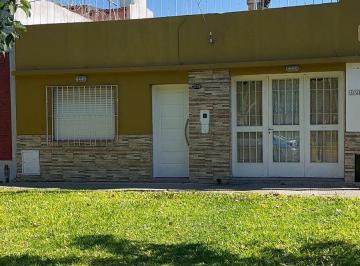 Casa de 4 ambientes, Rosario · Vendo Casa de Frente (Dueño Directo)