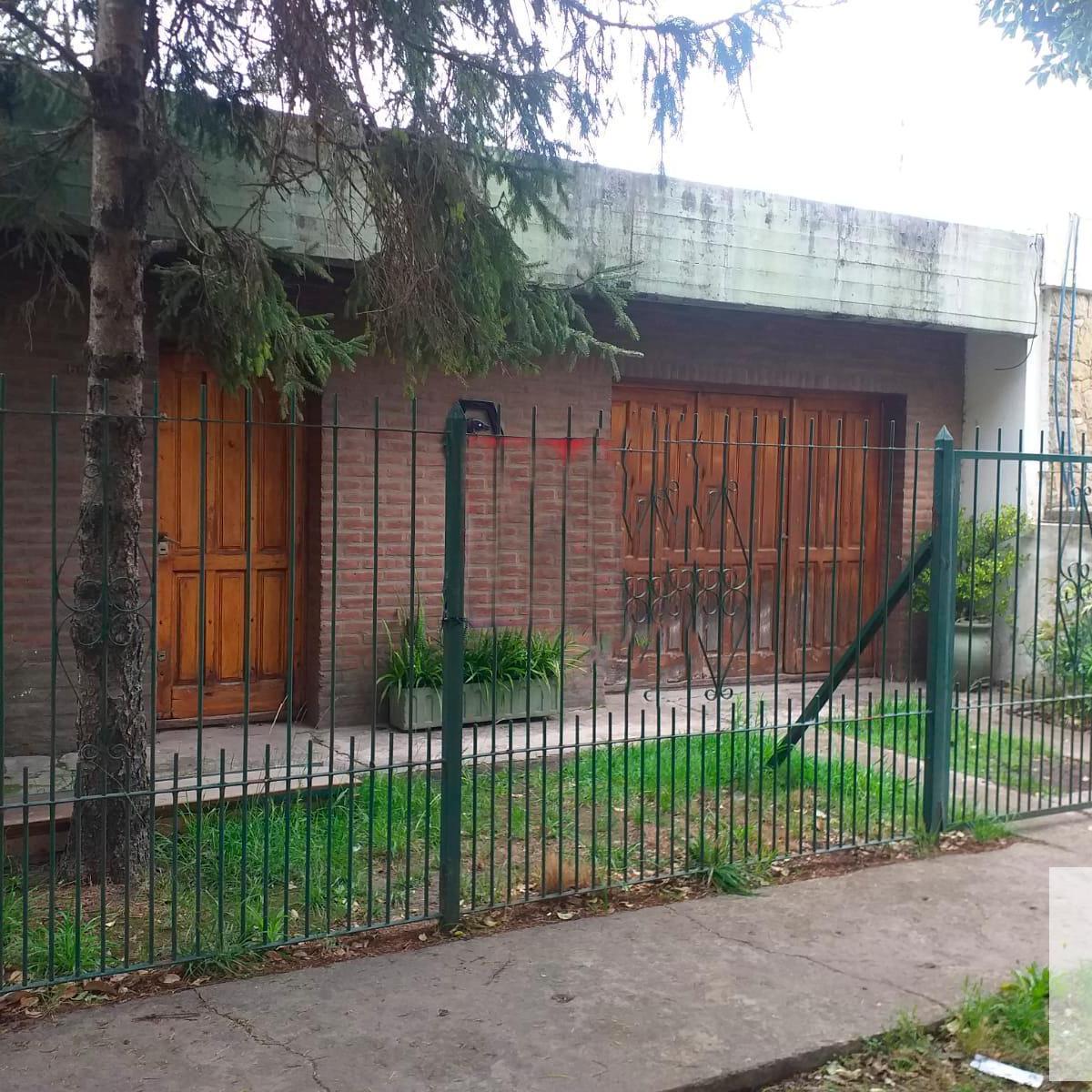 Casa de tres dormitorios en venta sobre calle Tres de Febrero