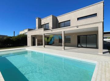 Casa · 370m² · 7 Ambientes · 5 Cocheras · Casa Importante en Venta en El Molino Norte, Haras Santa Maria, Escobar