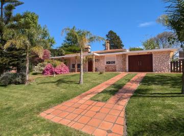 Casa · 180m² · 4 Ambientes · 2 Cocheras · Casa en Venta - 3 Dorm. 2 Baños - Cochera - 539 m² - Canelones