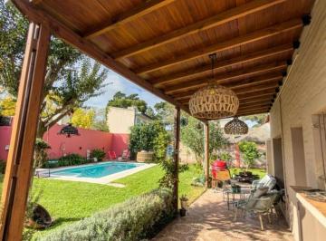 Casa · 300m² · 5 Ambientes · 2 Cocheras · Exclusivo Chalet 5 Amb con Piscina y Gran Parque en La Florida