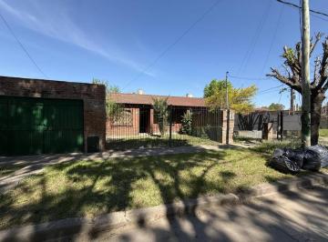 Casa · 70m² · 3 Ambientes · 1 Cochera · Casa en Venta - 2 Dorm. 1 Baño - Hurlingham