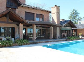 Casa · 450m² · 8 Ambientes · 2 Cocheras · Casa en Golfers C. C. Venta, Alquiler Anual / Temporal