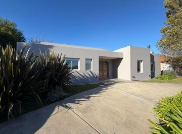 Casa de 5 ambientes, Mar del Plata · Casa 5 Ambientes con Pileta en Rumencó, Barrio Los Ceibos