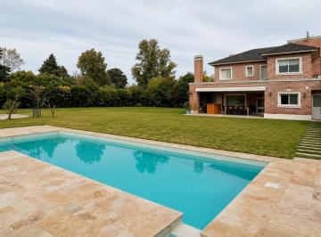 Casa · 280m² · 6 Ambientes · 3 Cocheras · Rio Hondo Al 500 Casa en Alquiler Tradicional en Cc San Francisco, Manzanares Pilar