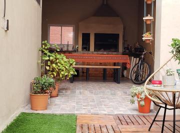PH de 2 ambientes, Parque Chacabuco · PH 2 Amb con Terraza y Parrilla Propia. Dueño Directo - Oportunidad