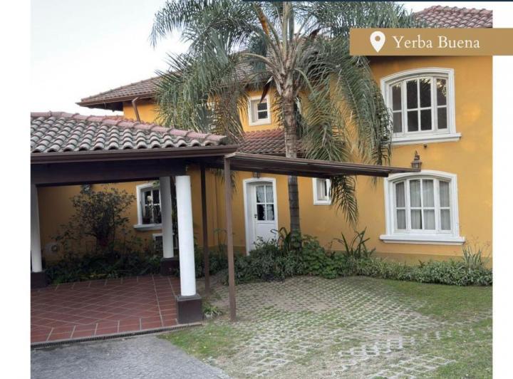 Casa · 1700m² · 4 Dormitorios
