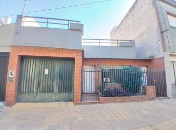 Casa · 91m² · 3 Ambientes · 1 Cochera · Alquiler Casa 4 Ambientes San Martin