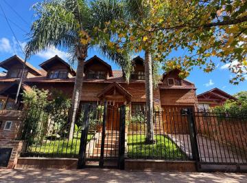 Casa · 150m² · 4 Ambientes · 2 Cocheras · Casa en Alquiler en Tigre