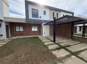 Casa · 110m² · 3 Dormitorios · 1 Cochera · Alquiler, Duplex 3 Dorm, 2 Baños, Docta