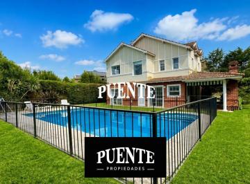 Casa · 140m² · 5 Ambientes · 8 Cocheras · Casa en Venta o Alquiler en Solar del Bosque