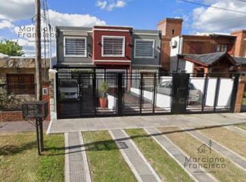 PH · 130m² · 3 Ambientes · 1 Cochera · PH en Marcos Paz