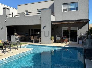 Casa · 167m² · 5 Ambientes · 2 Cocheras · Casa Haras Maria Victoria
