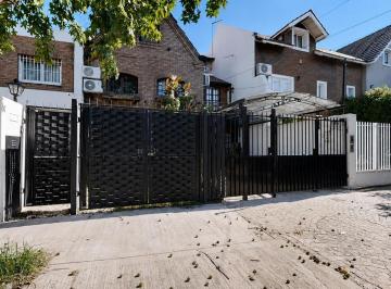 Casa · 122m² · 5 Ambientes · 1 Cochera · Casa en Martinez