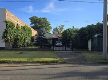 Casa · 100m² · 7 Ambientes · 1 Cochera · Venta de Casa en Barrio Centro