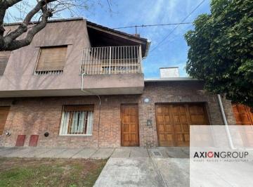 Casa de 3 ambientes, La Plata · Venta de Dúplex en Calle 531 N 3710 E 132 y 133