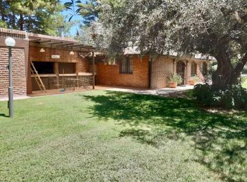 Casa · 300m² · 6 Ambientes · 3 Cocheras · Venta Casa en Callejon Privado o El Olivar