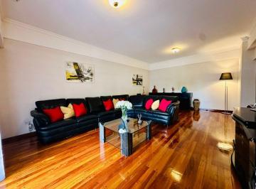 Departamento · 117m² · 4 Ambientes · 1 Cochera · Piso en Venta en Lanusita Cochera