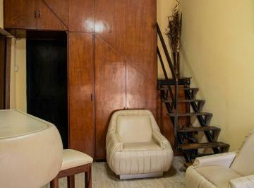 Casa · 191m² · 8 Ambientes · 1 Cochera · Casa de 4 Dorm. con Patio en Venta