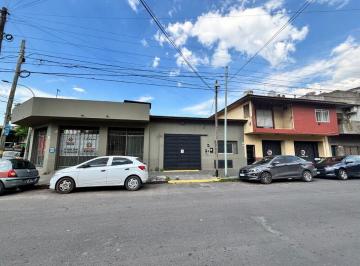 Casa · 262m² · 3 Ambientes · 3 Cocheras · Venta Casa, Garage, Deposito Local Valentin Alsina