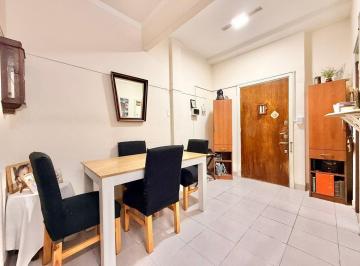 Departamento · 39m² · 2 Ambientes · Venta Dpto. 2 Amb con Patio Flores Gran Ubicación