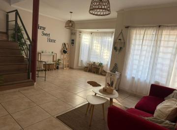 Casa · 111m² · 3 Ambientes · 1 Cochera · Duplex 3 Ambientes en Venta Burzaco Apto Credito