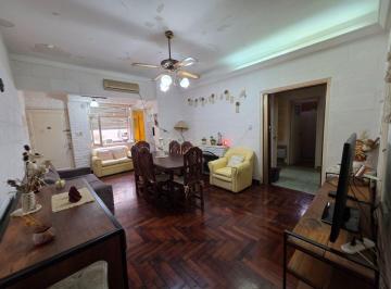 Departamento · 86m² · 4 Ambientes · Venta 3 Ambientes con Dependencia Frente Floresta