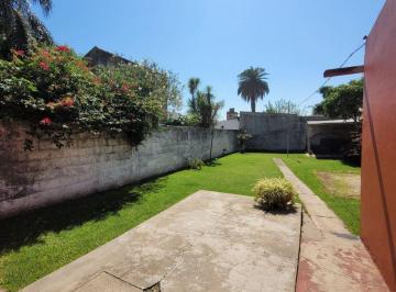 Casa · 144m² · 3 Ambientes · 1 Cochera · Venta Casa Lanús 3 Ambientes Jardín Parrilla Qcho