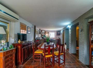 Casa · 147m² · 4 Ambientes · 2 Cocheras · Casa en Venta Fisherton