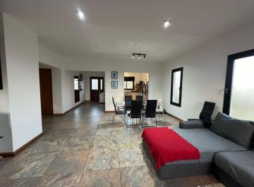 Casa · 160m² · 4 Ambientes · 2 Cocheras · Venta Casa 2 Dorm. Vista Carlos Paz