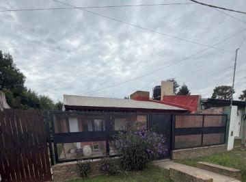 Casa · 70m² · 3 Ambientes · Venta Casa 3 Amb. con Pileta y Parque en Lujan