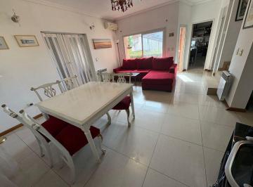 Casa · 89m² · 4 Ambientes · 1 Cochera · Venta Triplex 4 Amb. Terraza/cochera V. Sarmiento