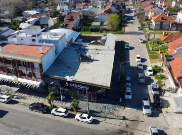 Local comercial · 706m² · Venta Local + Depósito Esquina Av Juan B. Justo